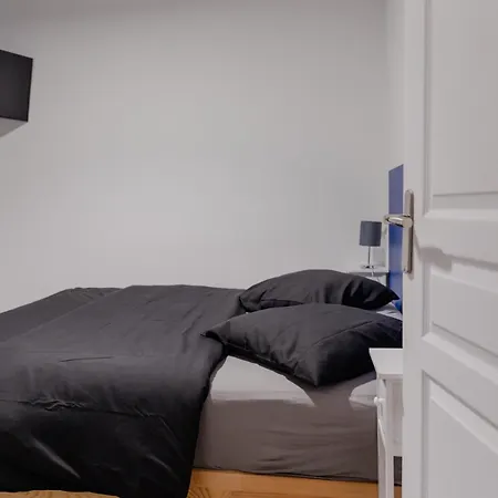 Apartment Meubles De Tourisme A Vincennes